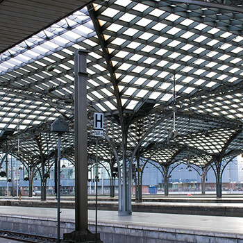 Montage eines Wechselrichters für Solarmodule? Genau! - Photovoltaik